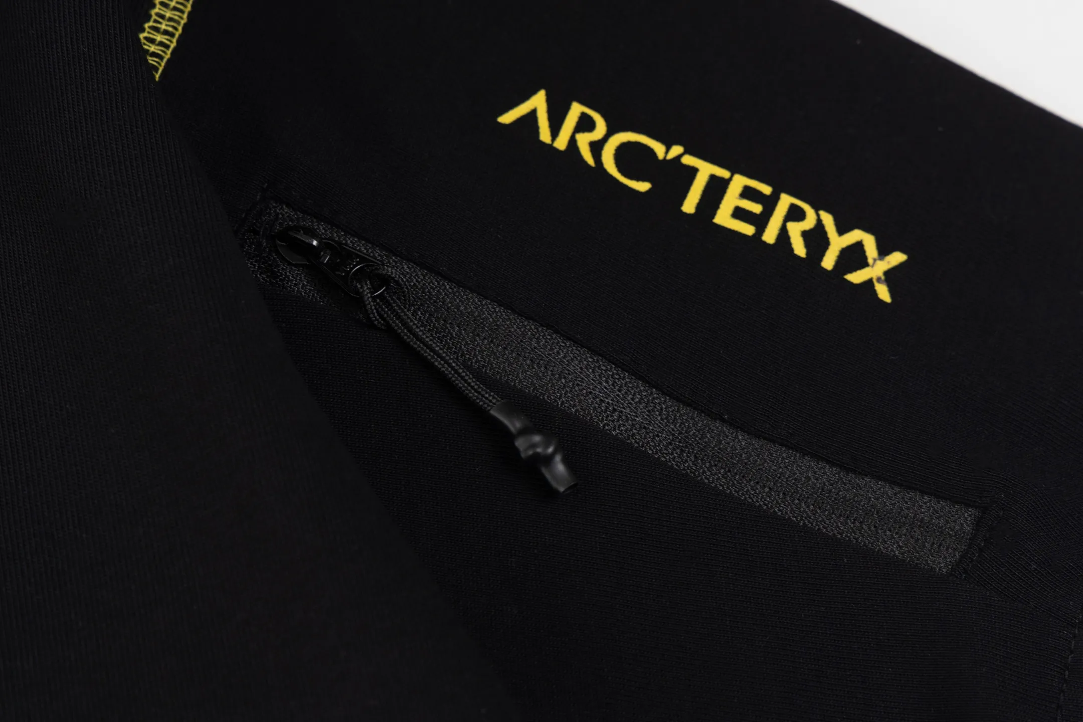 Ayc Teryx （ F 1） 2025 Quality T LOGO Premium 32s Same Style ： Yellow Pink White。 Size：XS S M L